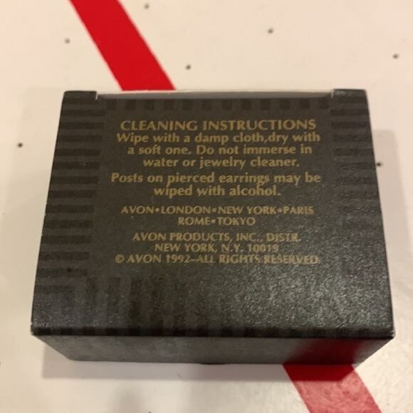 Vintage 1992 Avon Traditional Teardrop Earrings Silver Tone Cream Marcasite - Picture 6 of 8